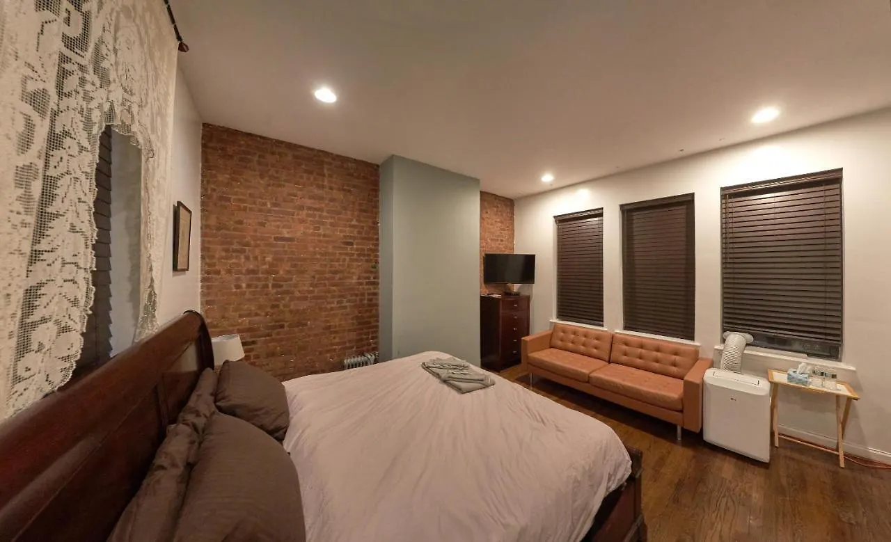 Dom-Nyc Hide-A-Way Hotel New York